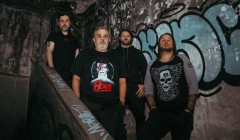 Ancesttral surpreende em versão de 'Green and Grey' (New Model Army)