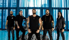 Throw Me To The Wolves revela faixa de abertura do debut
